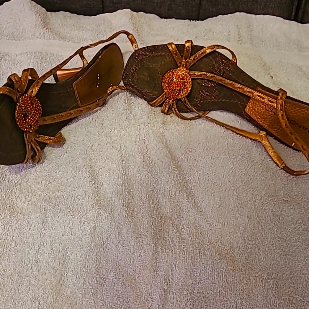 Women's gold heel shoes